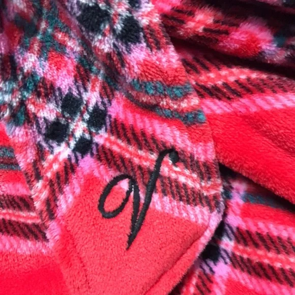 🐠Victorias Secret Ultra Plush Short Plaid Pocketed Cozy Robe Size XS/Sm | NWOT - Picture 6 of 8